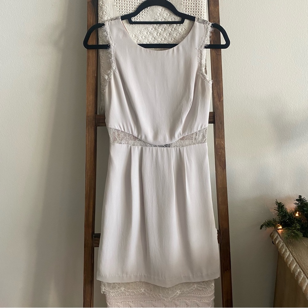 BCBGMaxAzria beige/grey chiffon & delicate lace detailed sleeveless mini dress